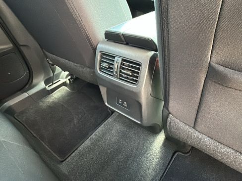 Used 2023 Nissan Rogue SV AWD/4WD image 24