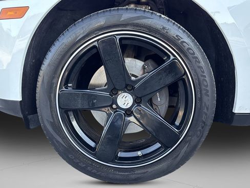 Used 2019 Porsche Macan image 34