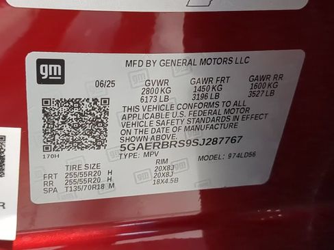 Used 2025 Buick Enclave Sport Touring w/ Power Package FWD image 34
