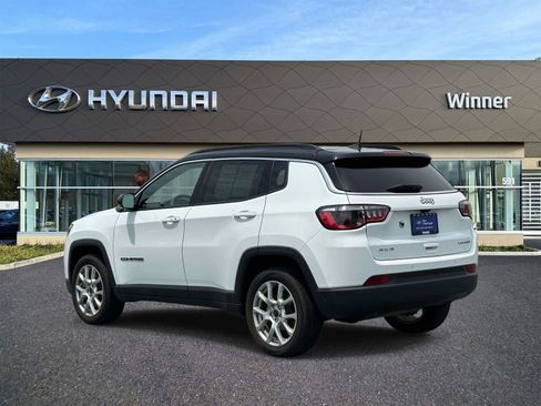 Used 2025 Jeep Compass Limited AWD/4WD image 2