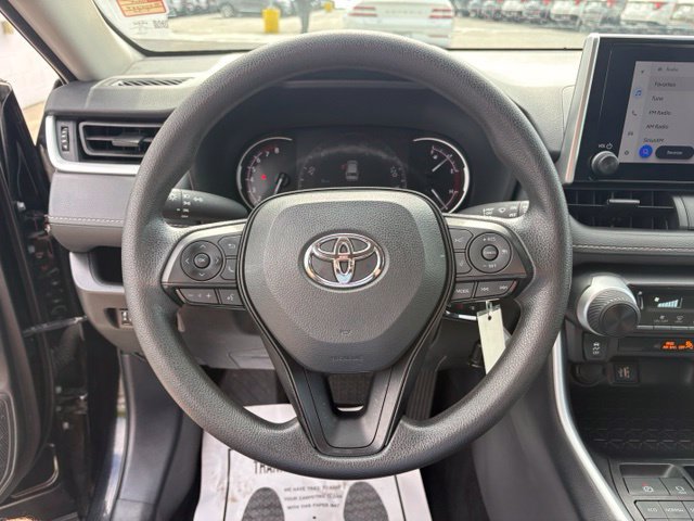Used 2025 Toyota RAV4 LE AWD/4WD image 15
