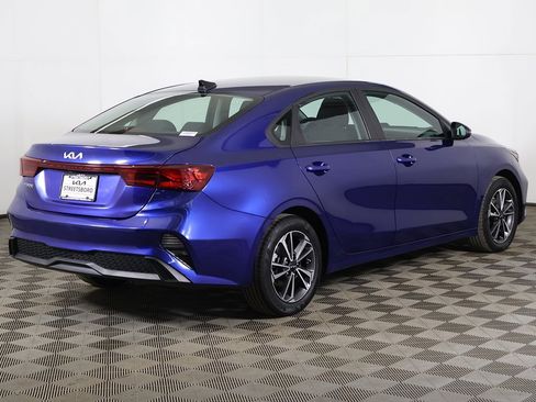 Used 2023 Kia Forte LXS w/ LXS Technology Package image 9