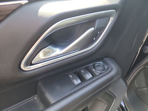 Used 2021 Chevrolet Suburban LS RWD image 15