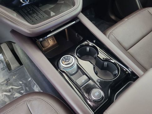 Used 2025 Ford Explorer Platinum w/ LUX Leather Package image 17