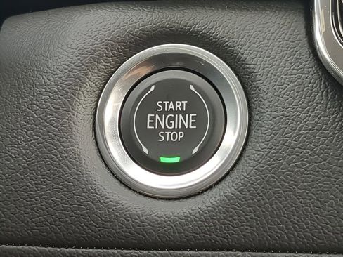 Used 2023 Chevrolet Colorado LT w/ LT Convenience Package image 32