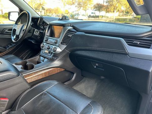 Used 2015 Chevrolet Suburban LT image 10