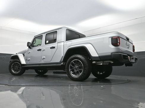 Used 2022 Jeep Gladiator Overland w/ Popular Equipment Package AWD/4WD image 29