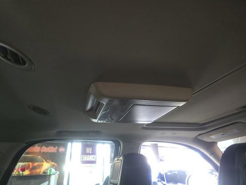 Used 2012 Cadillac Escalade Platinum image 22