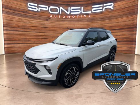 Used 2025 Chevrolet TrailBlazer RS w/ Convenience Package AWD/4WD image 1