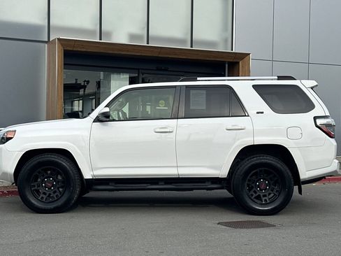 Used 2021 Toyota 4Runner SR5 image 5