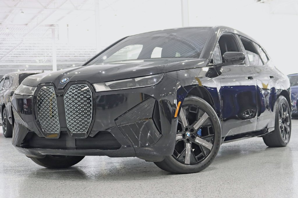 Used 2025 BMW iX xDrive50 w/ Premium Package AWD/4WD image 6