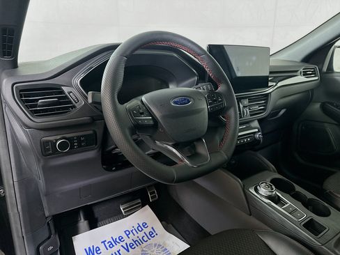 Used 2024 Ford Escape ST-Line w/ Tech Pack #1 AWD/4WD image 9
