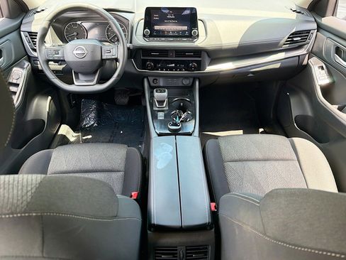 Used 2026 Nissan Rogue SV AWD/4WD image 9