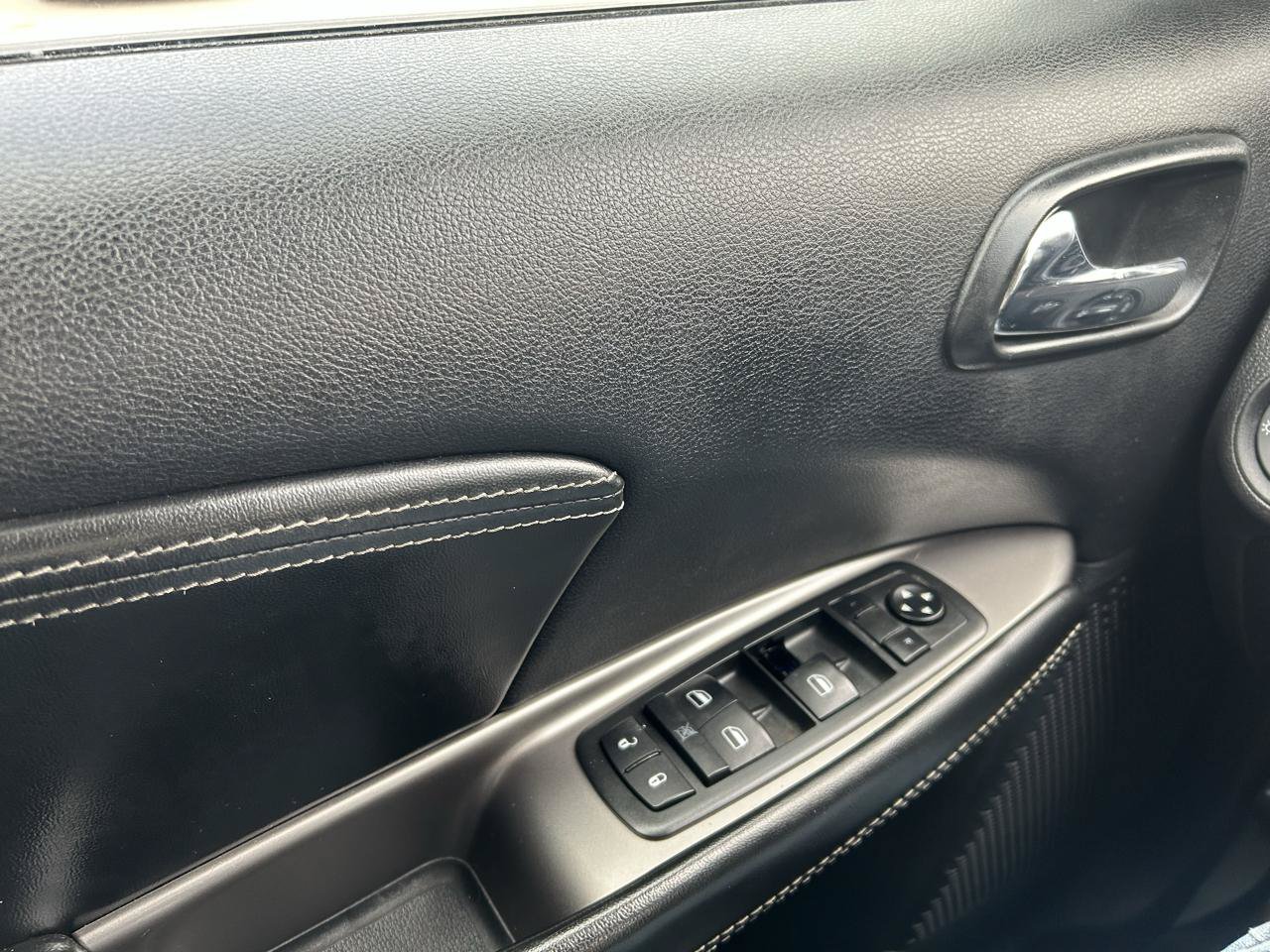 Used 2015 Dodge Journey Crossroad w/ Flexible Seating Group FWD image 28
