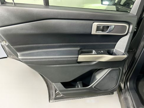 Used 2020 Ford Explorer XLT w/ Equipment Group 202A RWD image 25