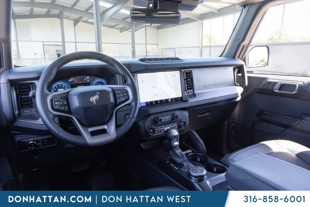 Used 2025 Ford Bronco Badlands AWD/4WD image 14