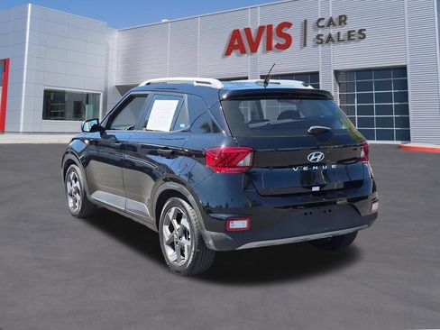 Used 2025 Hyundai Venue SEL FWD image 9
