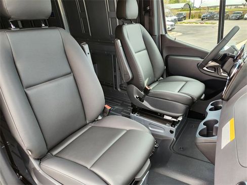 New 2025 Mercedes-Benz Sprinter 2500 image 17