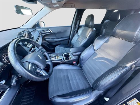 Used 2024 Mitsubishi Outlander SE image 21