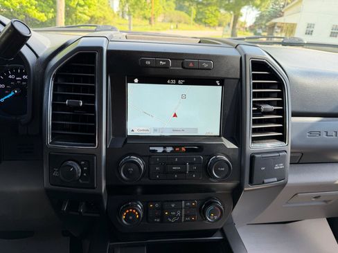 Used 2019 Ford F250 XLT w/ XLT Premium Package AWD/4WD image 31