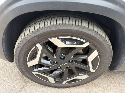 Certified 2024 Kia Seltos SX w/ SX Sunroof Package AWD/4WD image 5