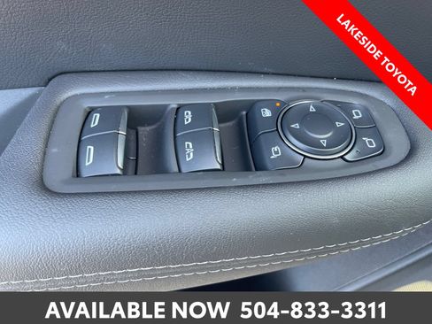 Used 2025 Cadillac XT5 Sportv w/ Technology Package AWD/4WD image 25
