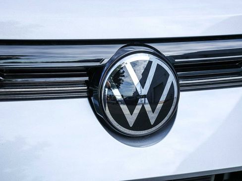 New 2026 Volkswagen Taos S image 14