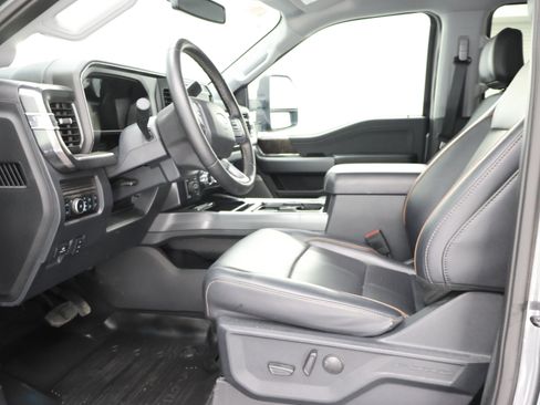 Used 2025 Ford F250 Lariat w/ Lariat Ultimate Package AWD/4WD image 8