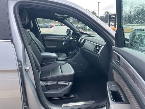 Used 2022 Volkswagen Atlas Cross Sport SE w/ Panoramic Sunroof Package image 34
