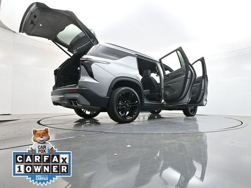 Used 2025 Chevrolet Traverse LT FWD image 43