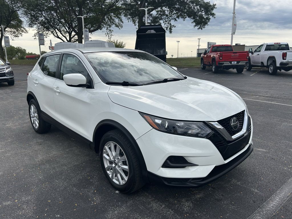 Used 2021 Nissan Rogue Sport S FWD image 3