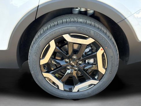 New 2025 Kia Telluride S image 9