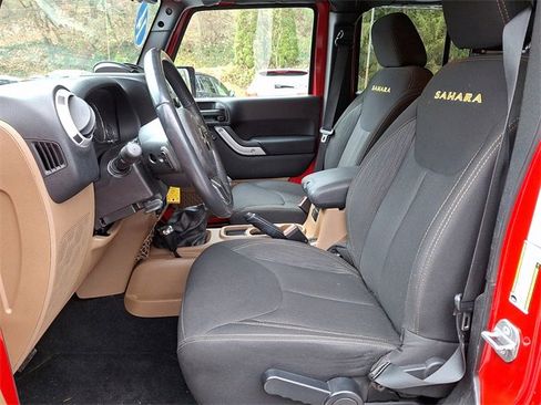 Used 2014 Jeep Wrangler Unlimited Sahara w/ Dual Top Group image 18