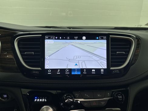 Used 2023 Chrysler Pacifica Pinnacle image 24