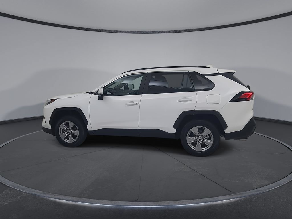 Used 2025 Toyota RAV4 XLE AWD/4WD image 10
