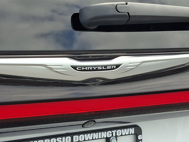 Certified 2023 Chrysler Pacifica Touring-L FWD image 35