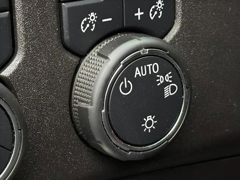 Used 2024 Chevrolet Silverado 2500 LT image 25