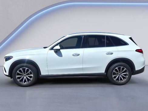 Used 2024 Mercedes-Benz GLC 300 4MATIC image 2