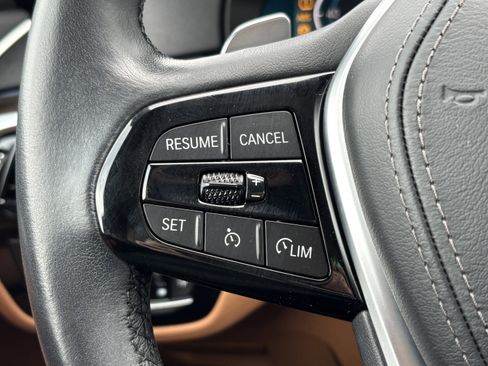 Used 2023 BMW 530e w/ Premium Package image 19