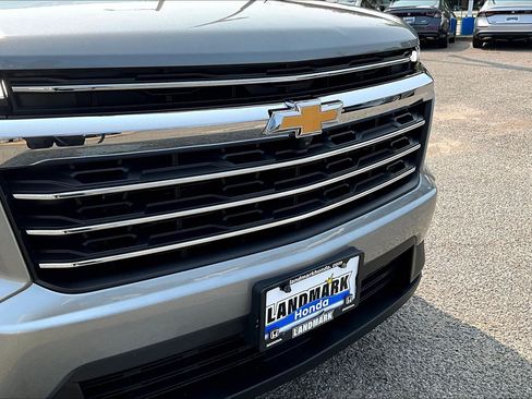Used 2025 Chevrolet Traverse LT w/ Sun and Wheel Package FWD image 31