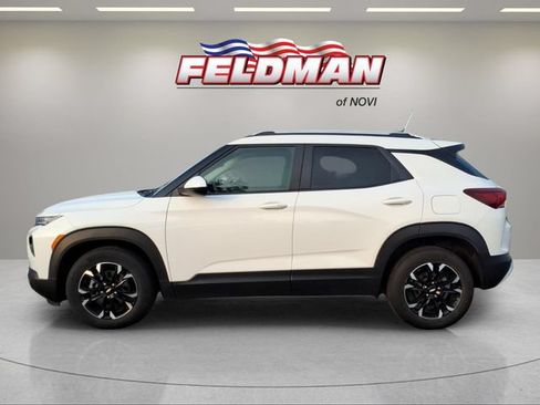 Used 2023 Chevrolet TrailBlazer LT w/ Driver Confidence Package FWD image 2