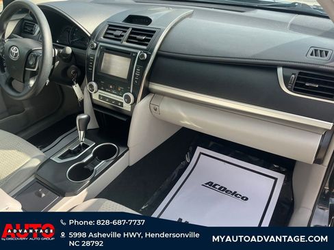 Used 2014 Toyota Camry L image 26