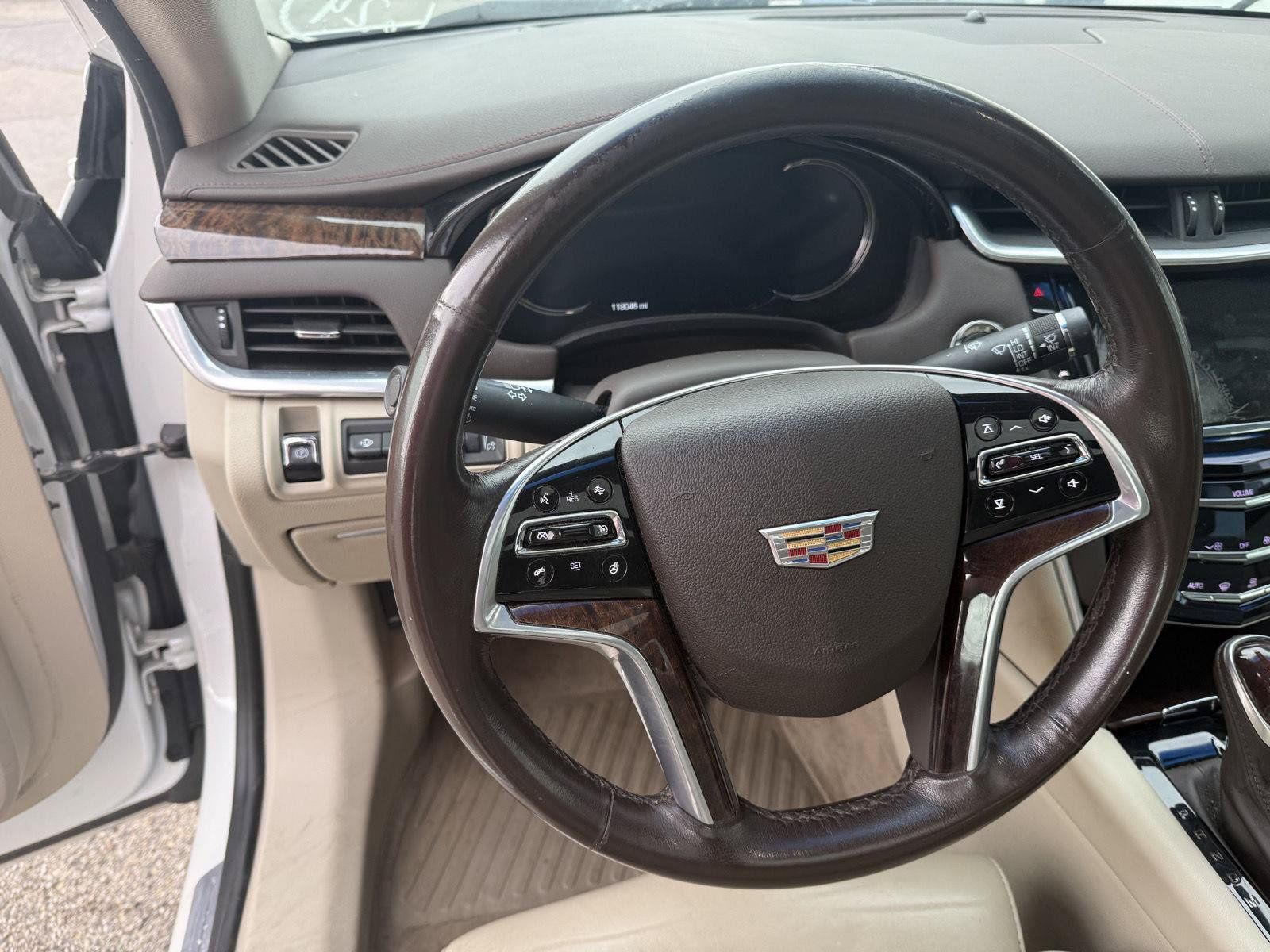 Used 2016 Cadillac XTS Premium FWD image 2