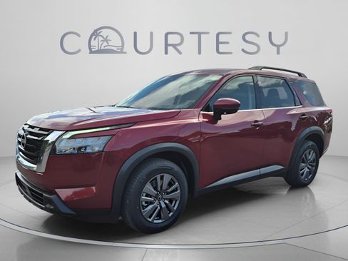 Certified 2024 Nissan Pathfinder SV AWD/4WD image 1