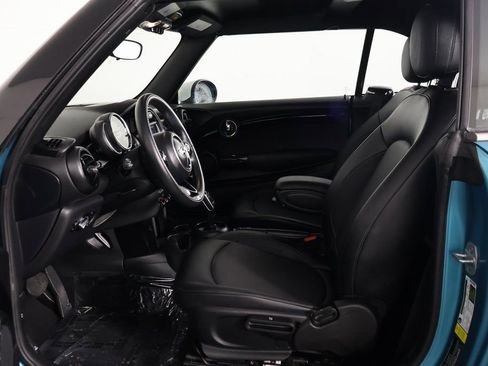Used 2021 MINI Cooper Convertible image 11