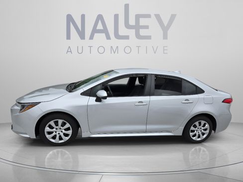 Used 2024 Toyota Corolla LE FWD image 2
