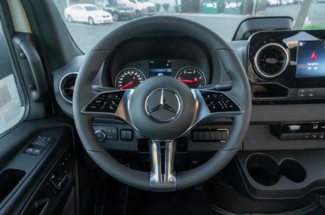 Used 2026 Mercedes-Benz Sprinter 2500 image 16