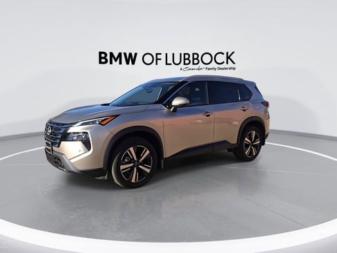 Used 2025 Nissan Rogue SL w/ SL Premium Package image 4