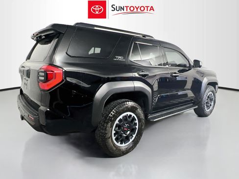 Used 2025 Toyota 4Runner TRD Off-Road Premium AWD/4WD image 4