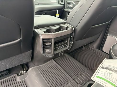 New 2026 RAM 2500 Laramie AWD/4WD image 11